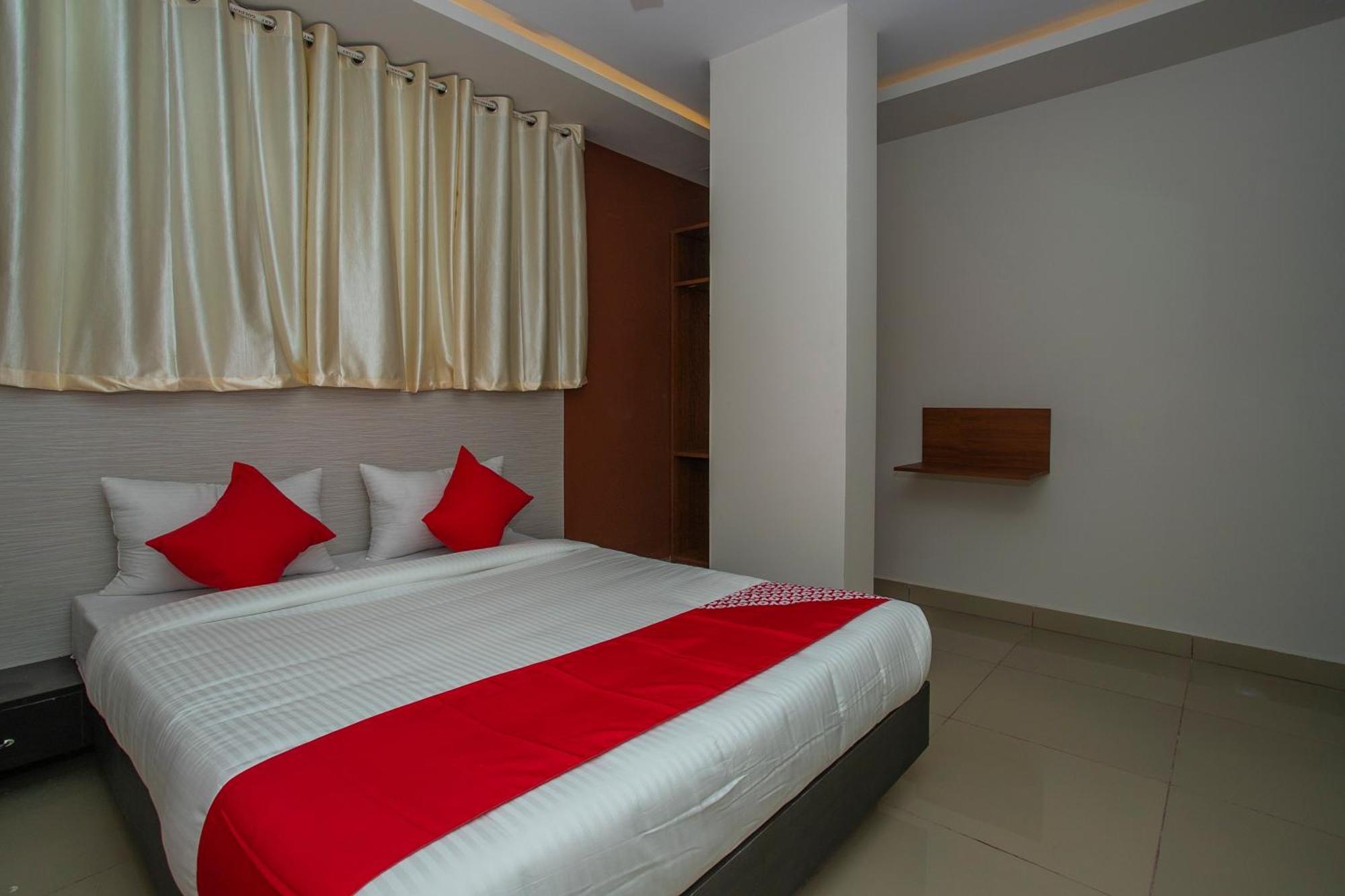 Hotel O Varcity Phi Premium Pavilion ,Above Hdfc Bank ,Near Anjaneya Temple Madiwala, Hosur Main R Bangalore Bagian luar foto