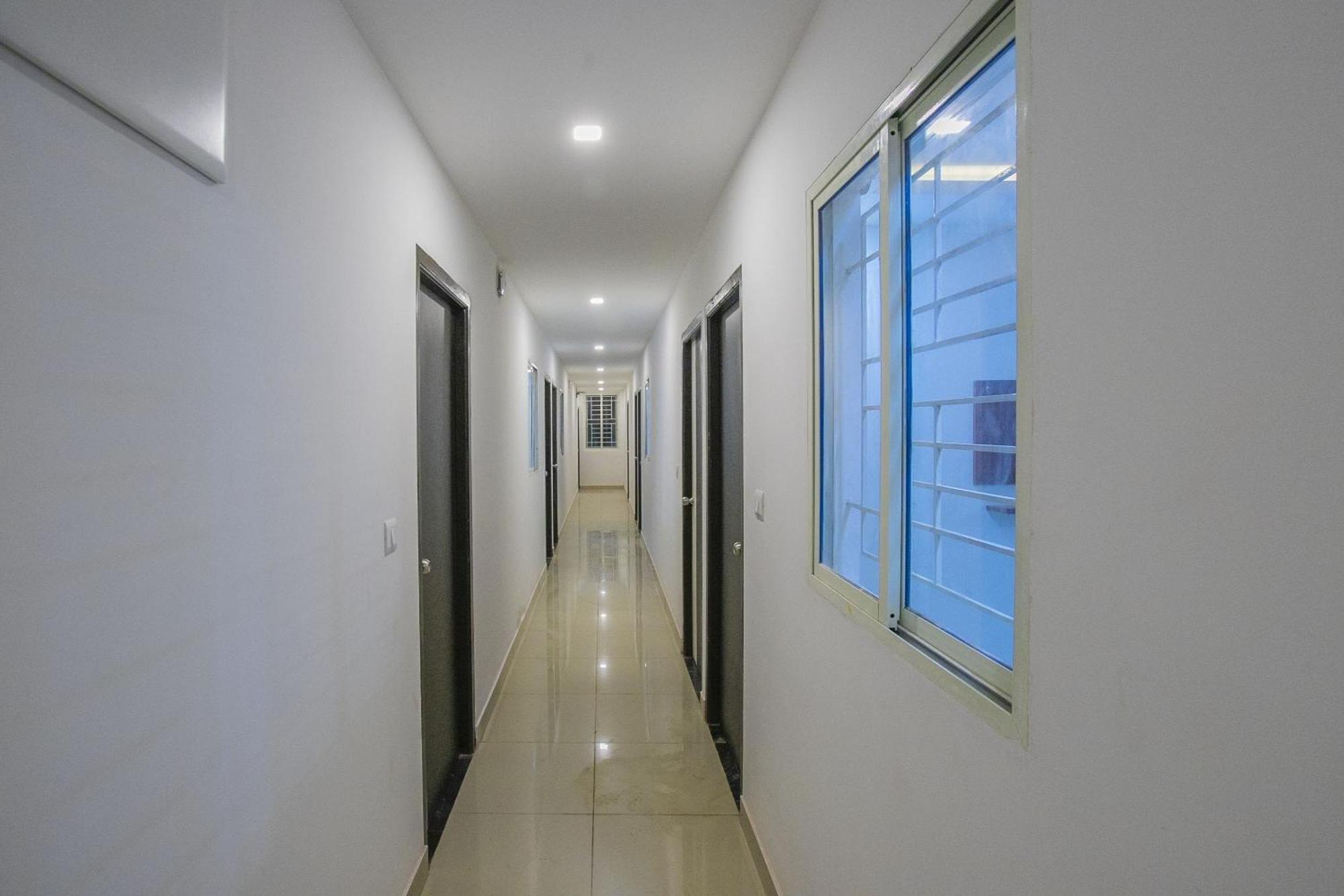 Hotel O Varcity Phi Premium Pavilion ,Above Hdfc Bank ,Near Anjaneya Temple Madiwala, Hosur Main R Bangalore Bagian luar foto