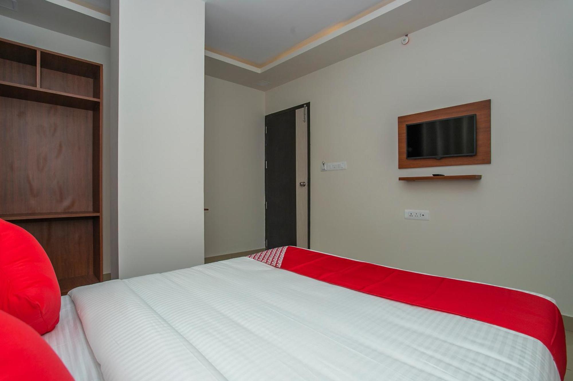 Hotel O Varcity Phi Premium Pavilion ,Above Hdfc Bank ,Near Anjaneya Temple Madiwala, Hosur Main R Bangalore Bagian luar foto