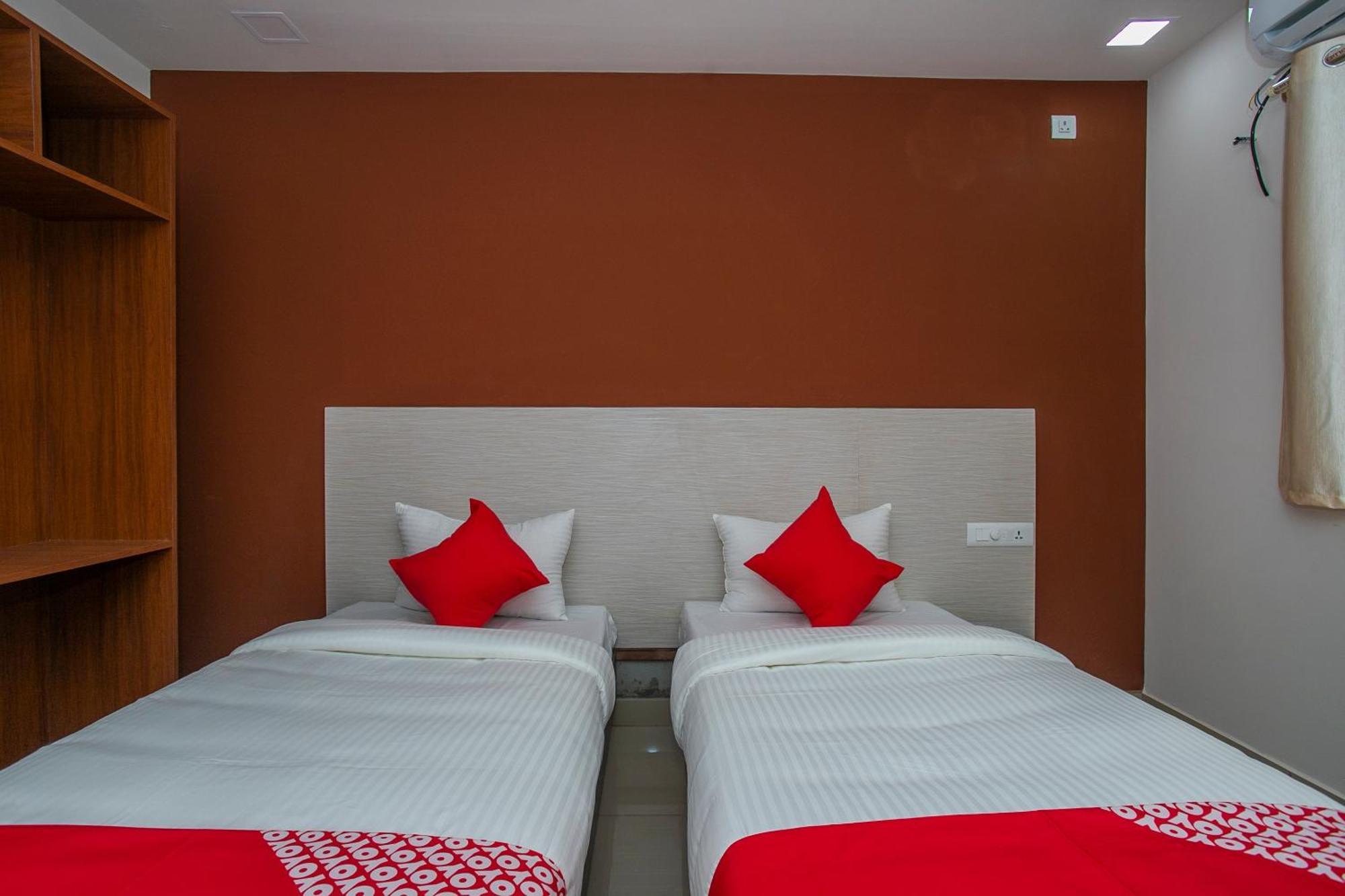 Hotel O Varcity Phi Premium Pavilion ,Above Hdfc Bank ,Near Anjaneya Temple Madiwala, Hosur Main R Bangalore Bagian luar foto